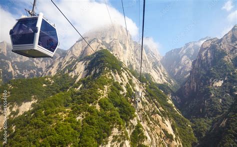 華山索道多久能下山與其說是個問題，不如說是一個關於旅行與自然美景的探討。